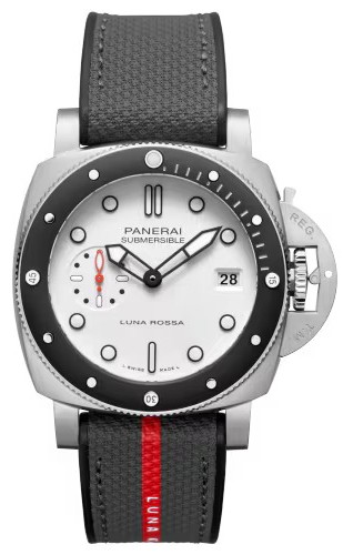Panerai Submersible Luna Rossa 42 mm PAM01579