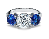 Кольцо для помолвки Tiffany Three Stone GRP10899