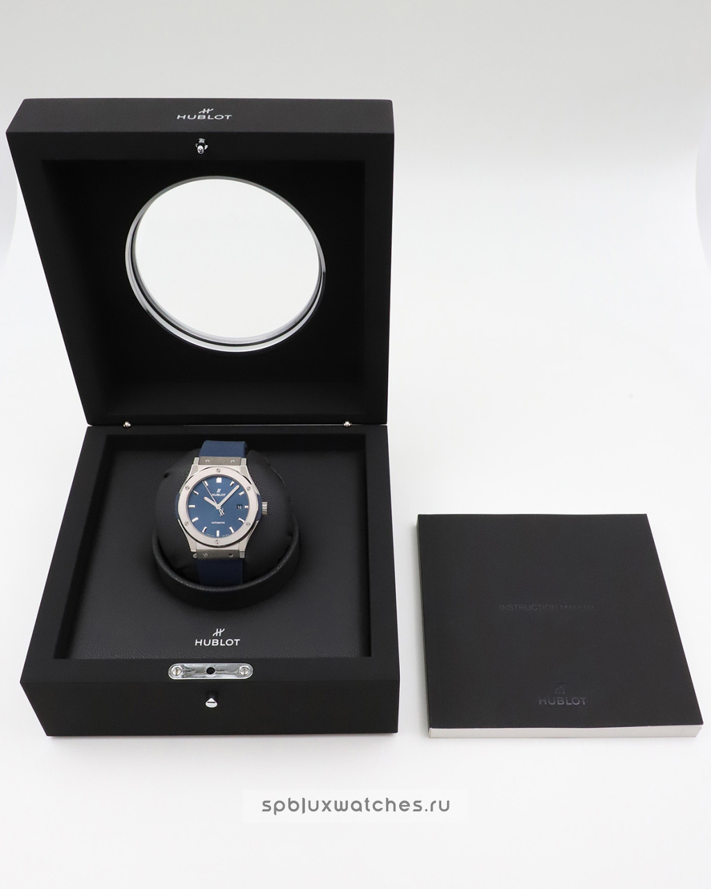 Hublot Classic Fusion Titanium Blue 42 mm 542.NX.7170.RX