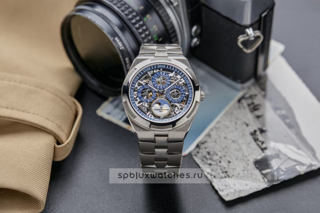 Vacheron Constantin Overseas Perpetual Calendar Ultra-Thin Skeleton 41.5 mm 4300V/220G-B946