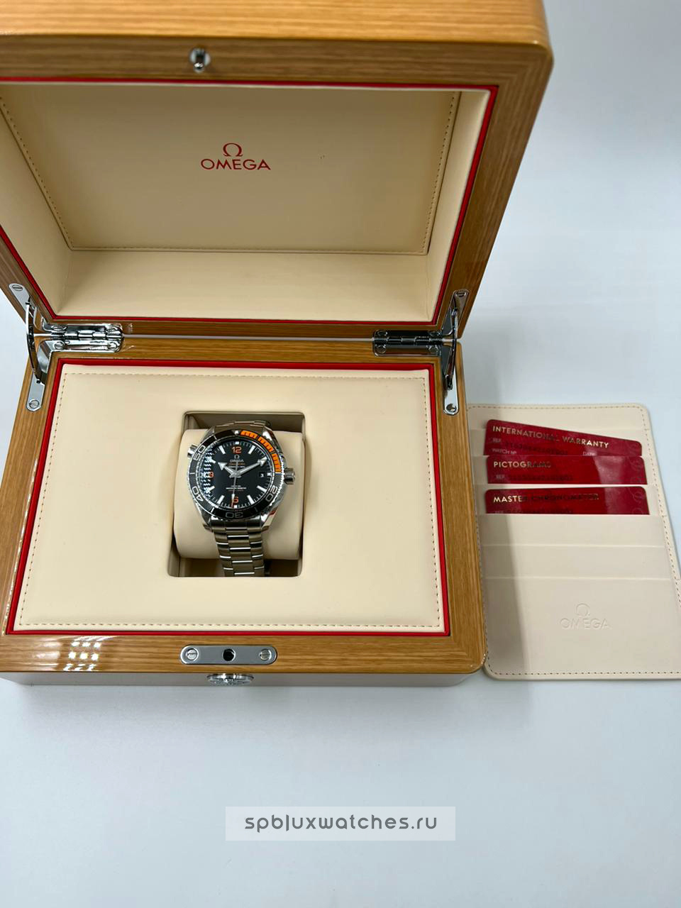 Omega Seamaster Planet Ocean 600m Co-Axial Master Chronometer 43.5 mm 215.30.44.21.01.002