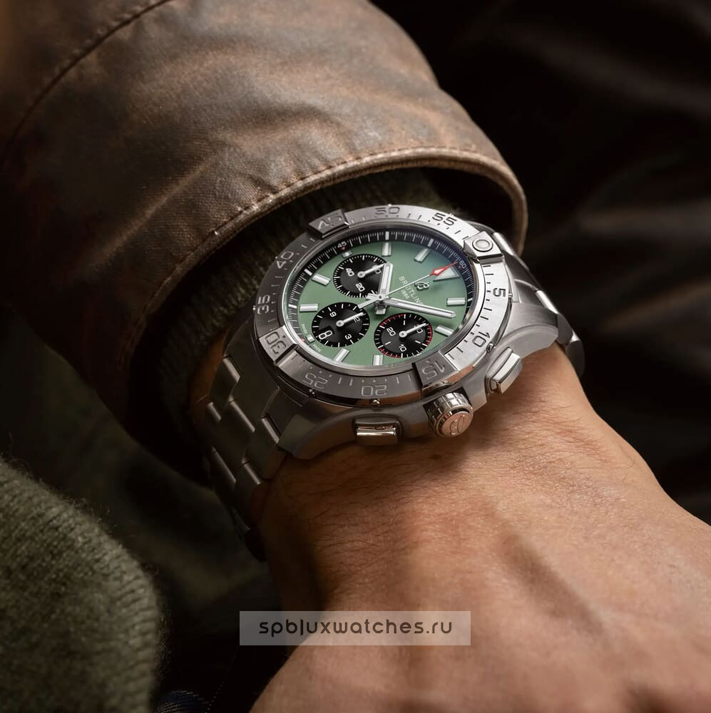 Breitling Avenger B01 Chronograph 44 mm AB0147101L1A1