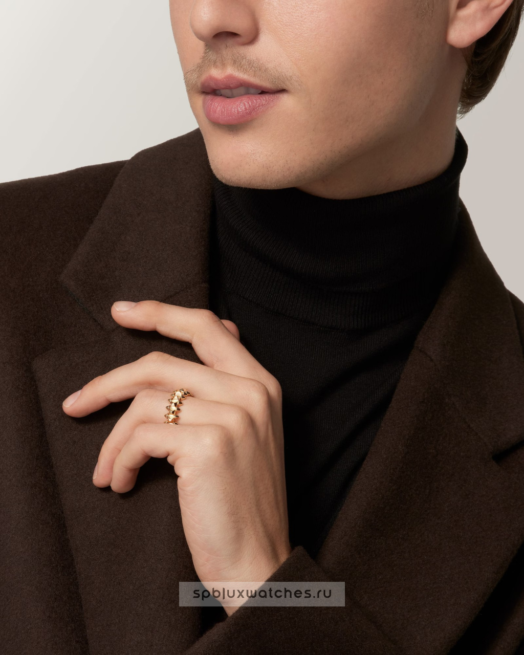 Кольцо Cartier Clash de Cartier Ring Medium Model B4239100