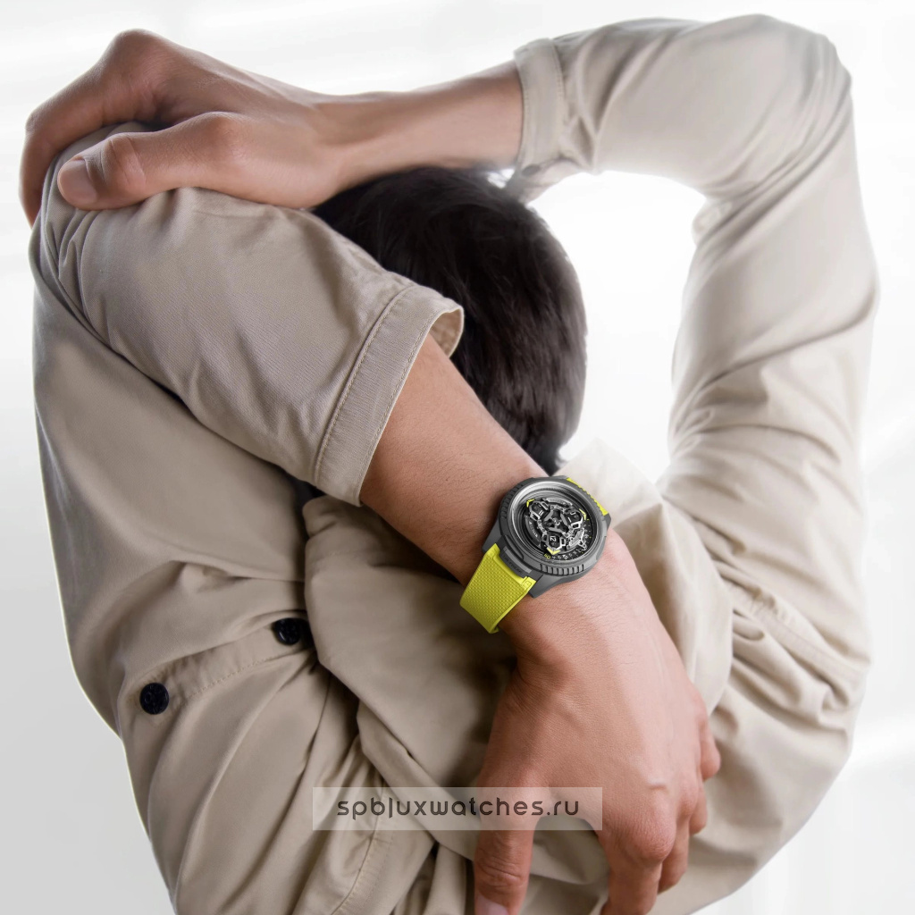 Ulysse Nardin x Urwerk UR-FREAK 44 mm 2413-500LE-2A-UR/3B