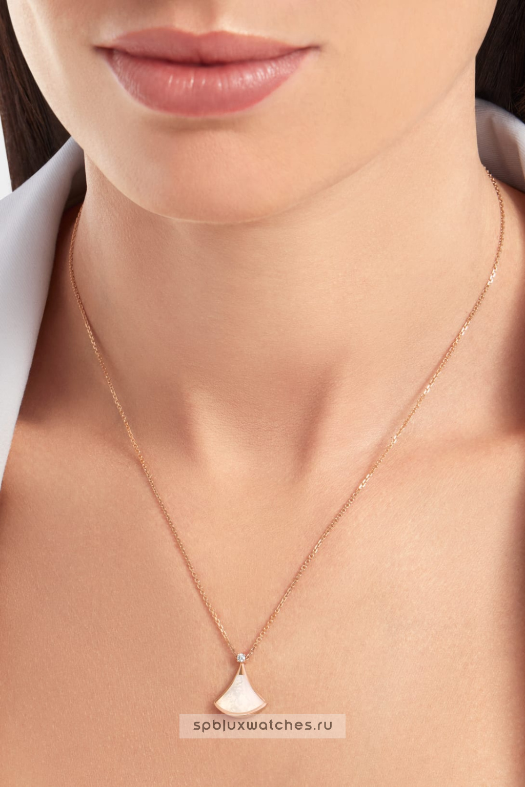 Подвеска Bvlgari Divas’ Dream Pendant Necklace 359986