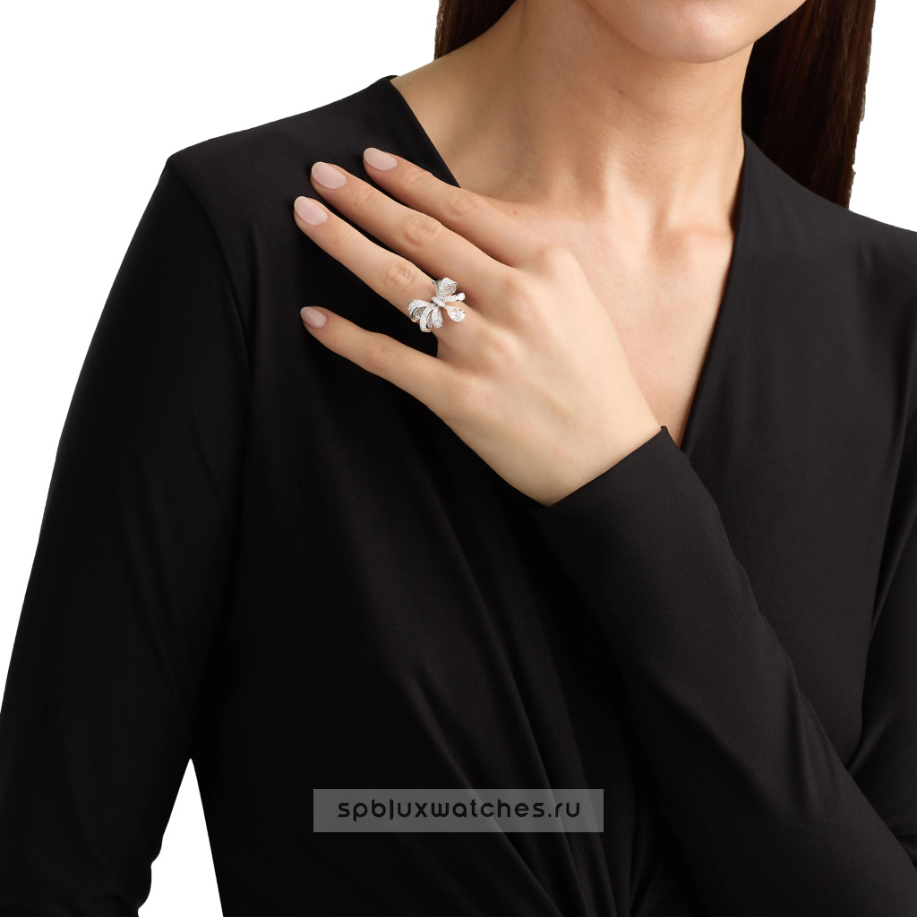 Кольцо Graff Tilda's Bow Classic Diamond Drop Ring RGR566