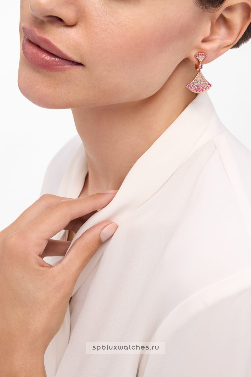 Серьги Bvlgari Divas' Dream Earrings 361109