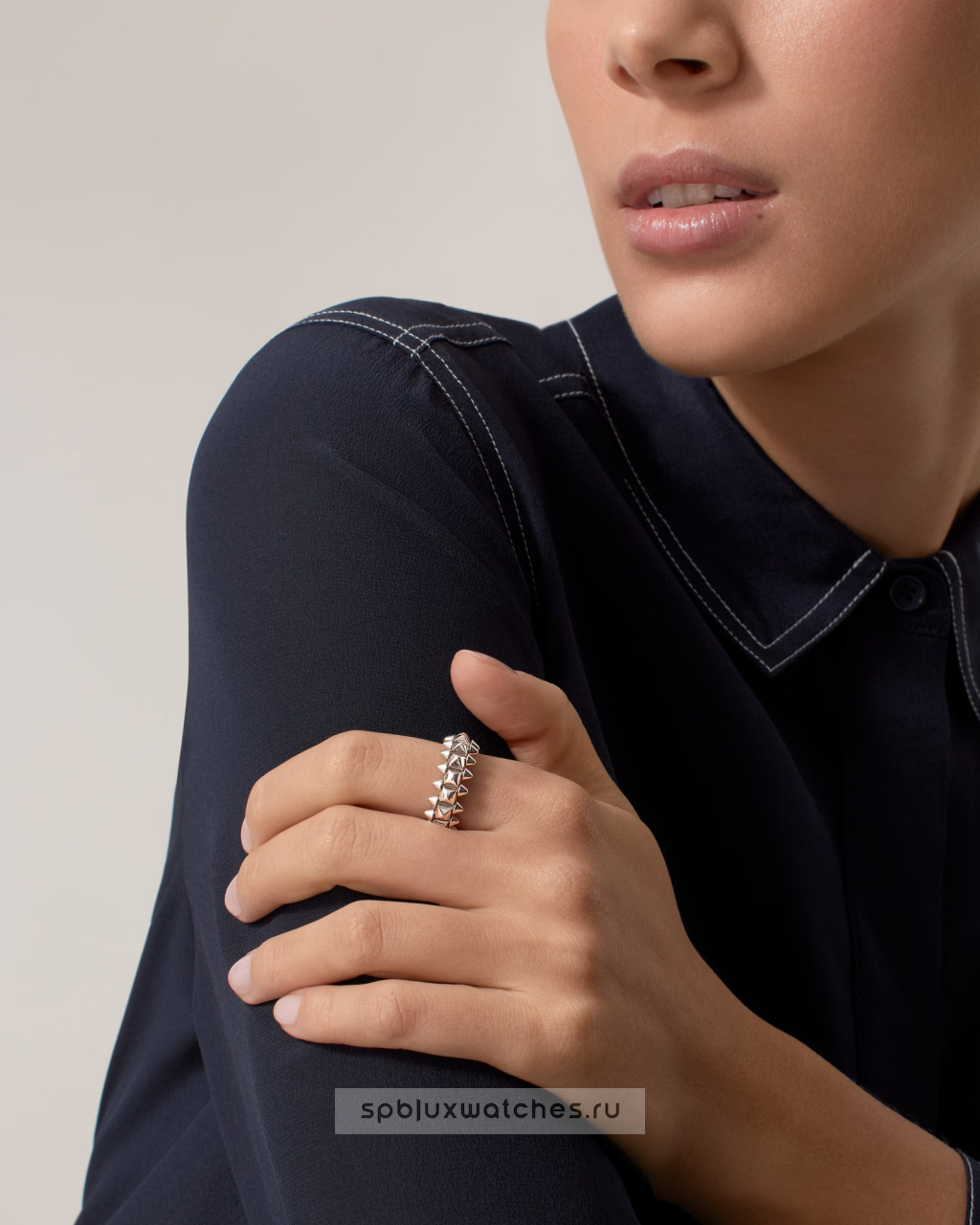Кольцо Cartier Clash de Cartier Ring Medium Model B4231100