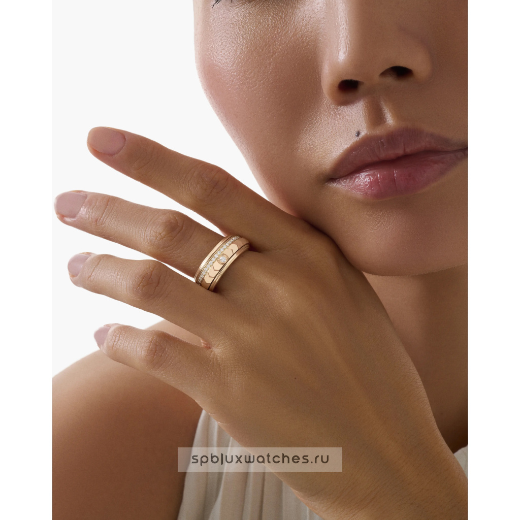 Кольцо Piaget Possession "Chevron Pattern" Ring G34P7H00
