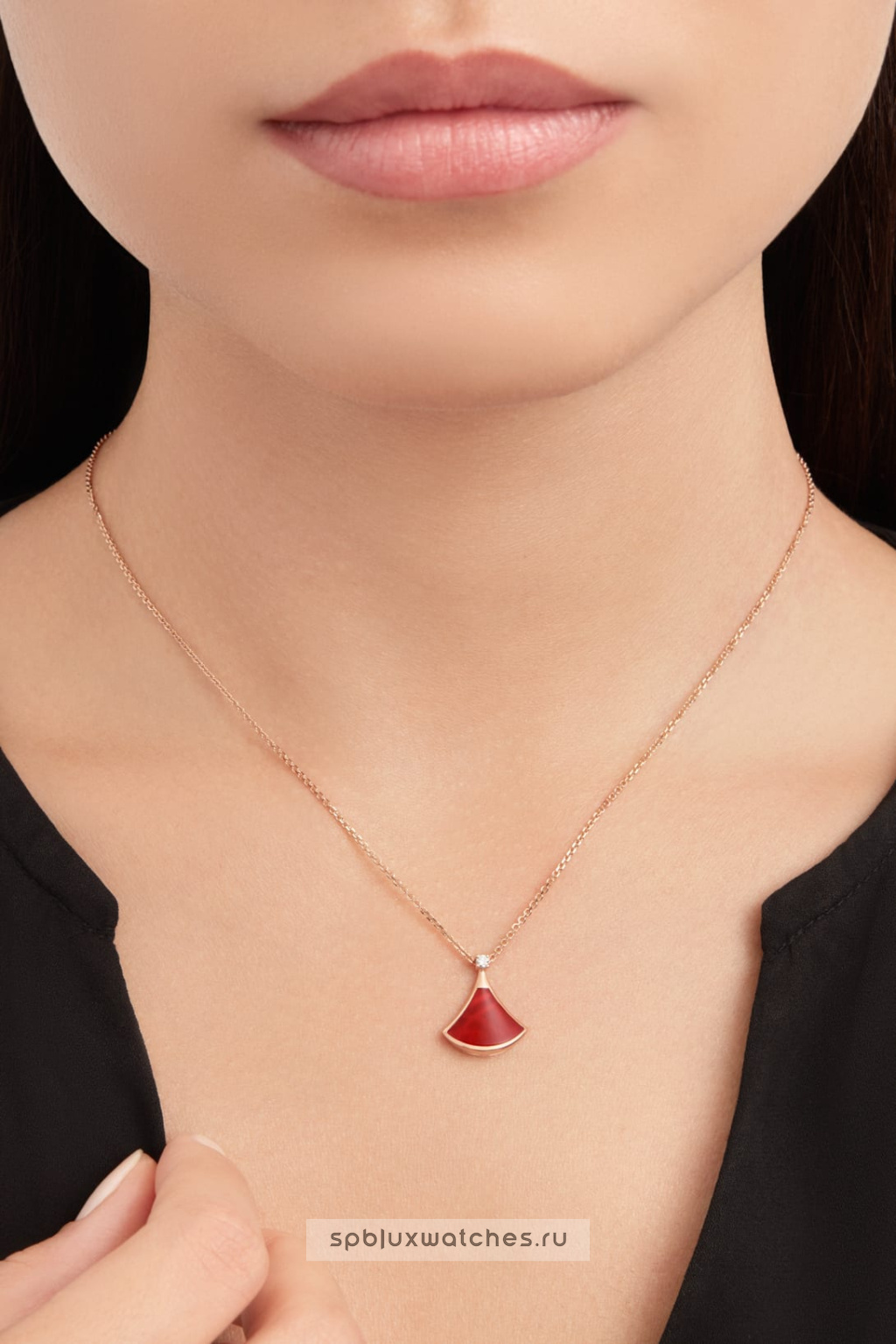 Подвеска Bvlgari Divas’ Dream Pendant Necklace 359987