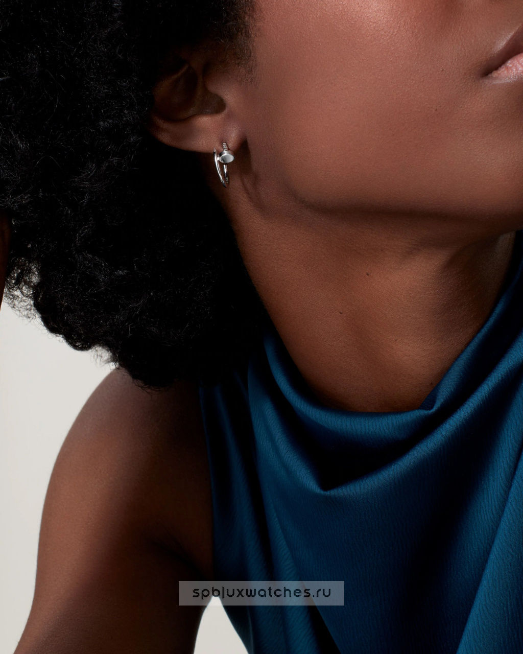 Серьги Cartier Juste un Clou Hoop Earrings Small Model B8301236