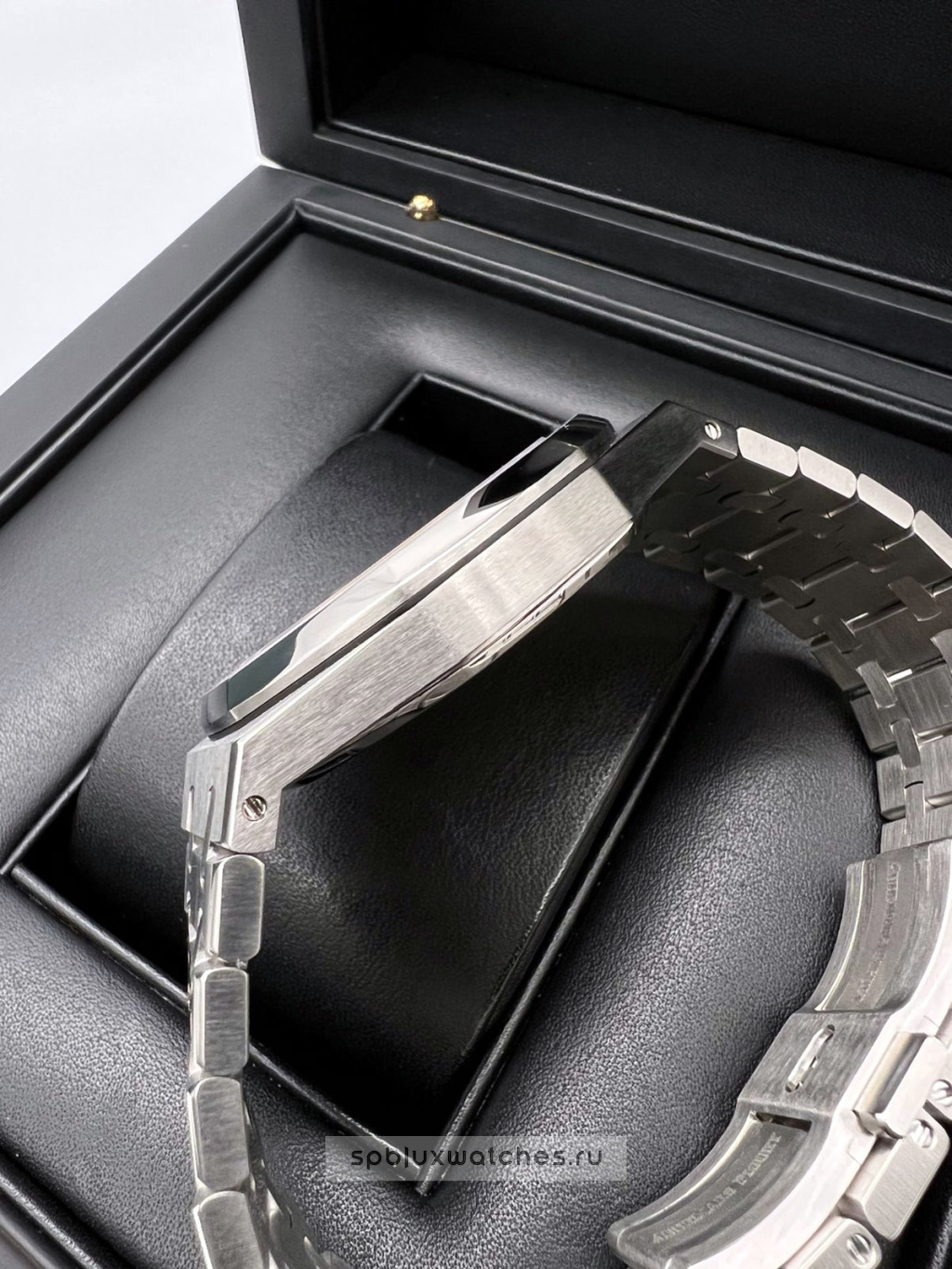 Audemars Piguet Royal Oak Selfwinding 41 mm 15400ST.OO.1220ST.01