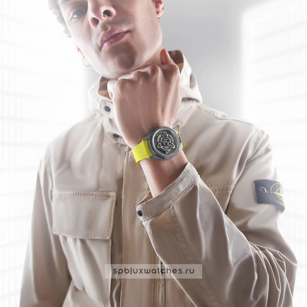 Ulysse Nardin x Urwerk UR-FREAK 44 mm 2413-500LE-2A-UR/3B