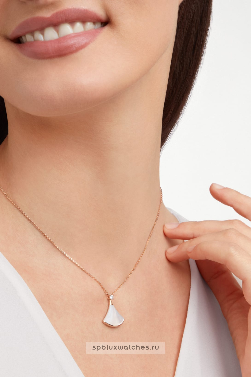 Подвеска Bvlgari Divas’ Dream Pendant Necklace 350062