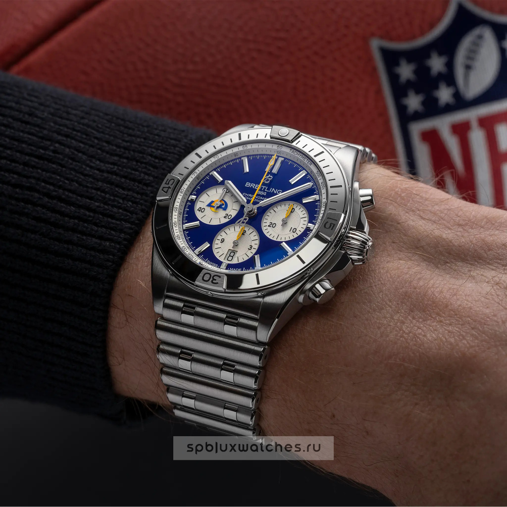 Breitling Chronomat B01 42 mm NFL Los Angeles Rams Edition AB01342B1C9S1