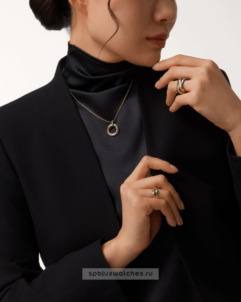 Подвеска Cartier Trinity Diamonds Pendant Medium Model B7224814