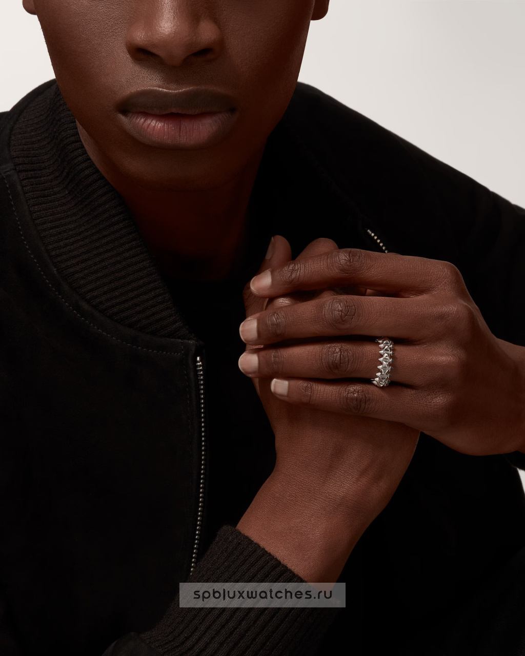 Кольцо Cartier Clash de Cartier Ring Medium Model B4233000