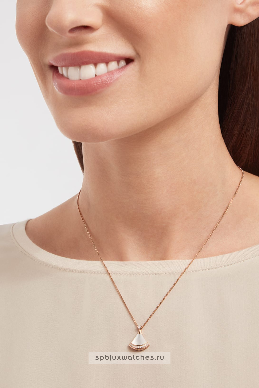 Подвеска Bvlgari Divas’ Dream Pendant Necklace 358365