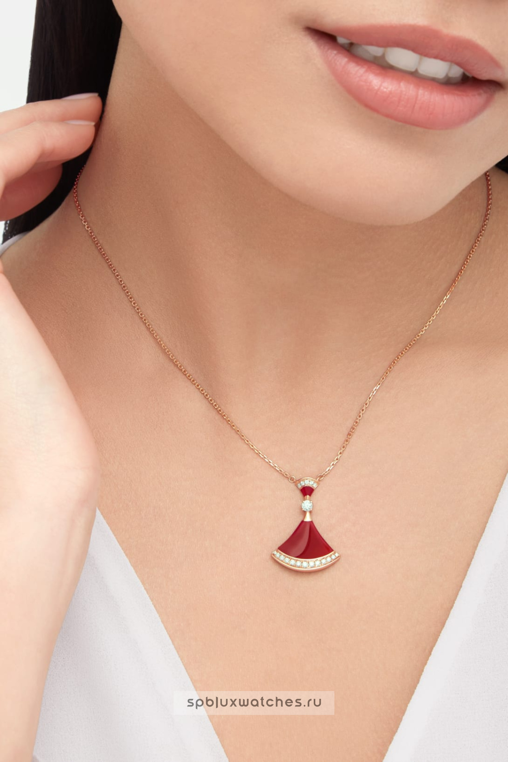 Подвеска Bvlgari Divas’ Dream Pendant Necklace 356437