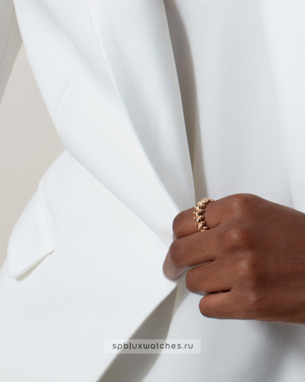 Кольцо Cartier Clash de Cartier Ring Medium Model B4229900