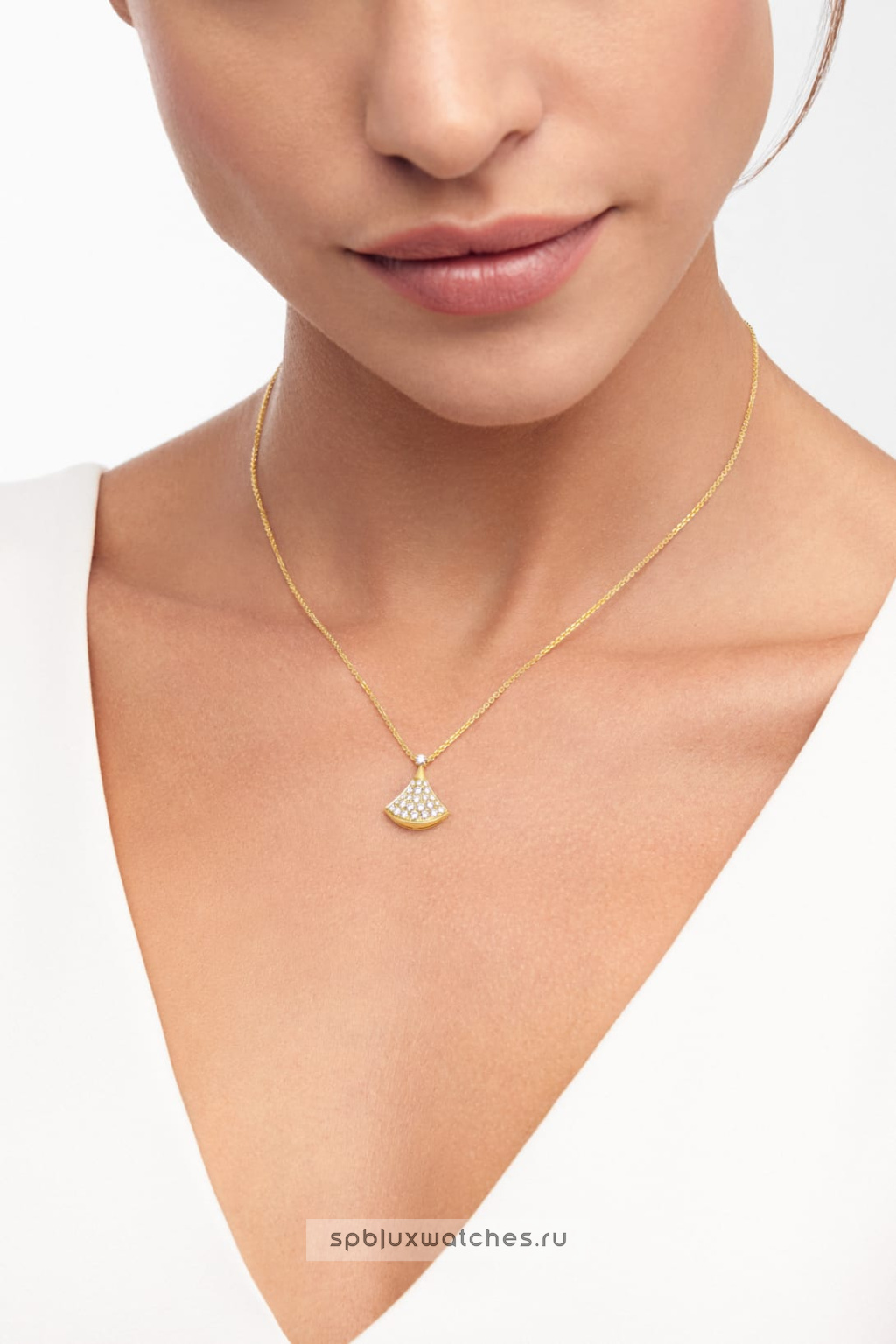 Подвеска Bvlgari Divas’ Dream Pendant Necklace 357511