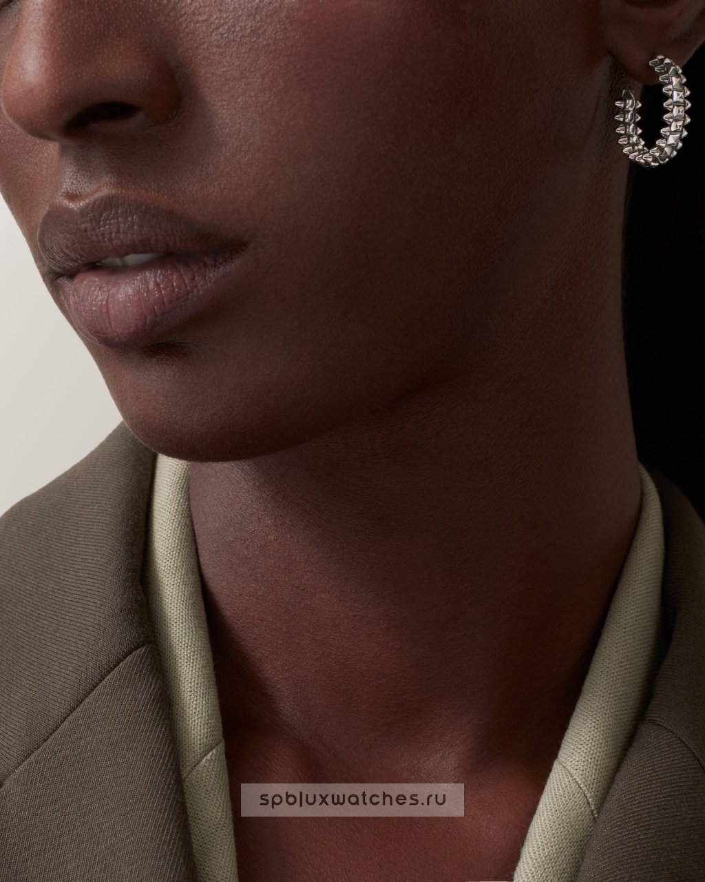 Серьги Cartier Clash de Cartier Hoop Earrings Small Model B8301534