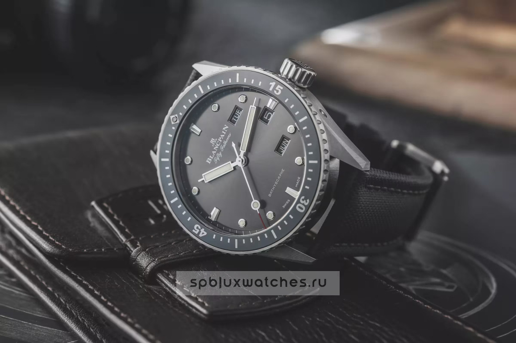 Blancpain Fifty Fathoms Bathyscaphe Quantieme Annuel 43 mm 5071 1110 B52A