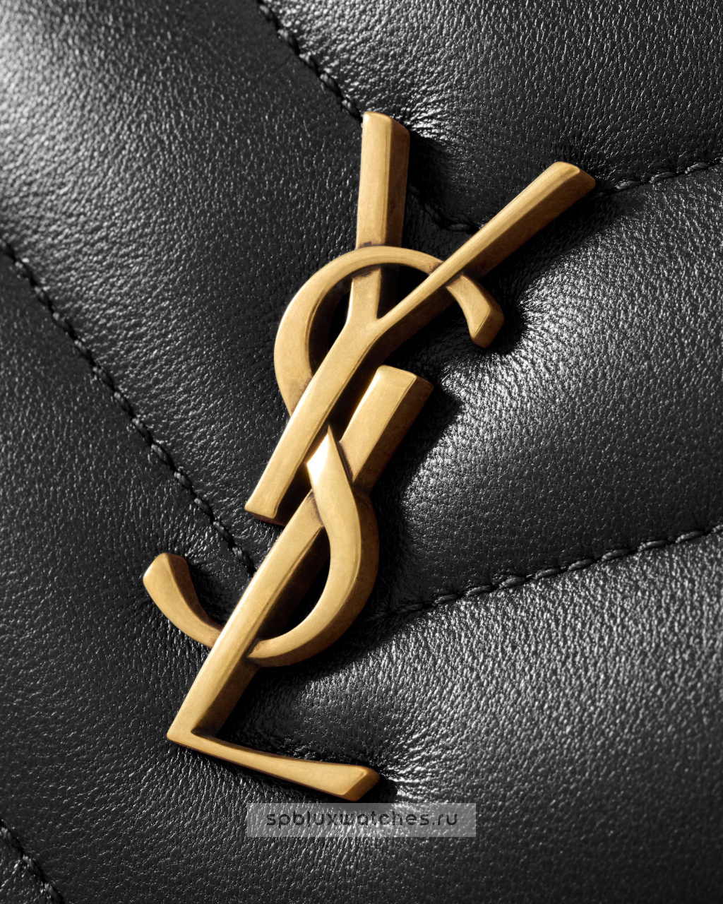 Сумка Saint Laurent Loulou Camera Bag in Matelasse Lambskin 869468AAEAX1000