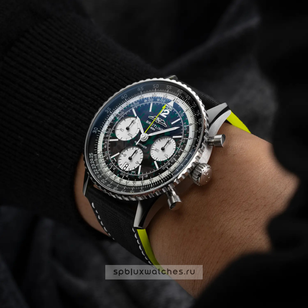 Breitling Navitimer B01 Chronograph 43 mm Aston Martin Aramco Formula ONE™ team EB01381A1B1X1