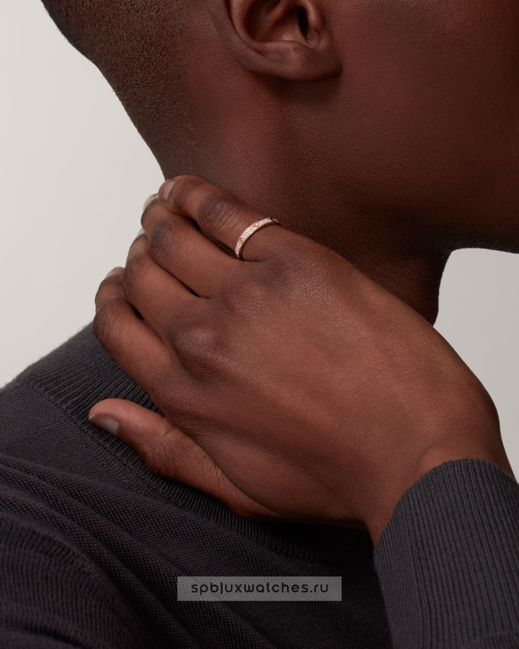 Кольцо Cartier Love Ring Mini Model B4218100