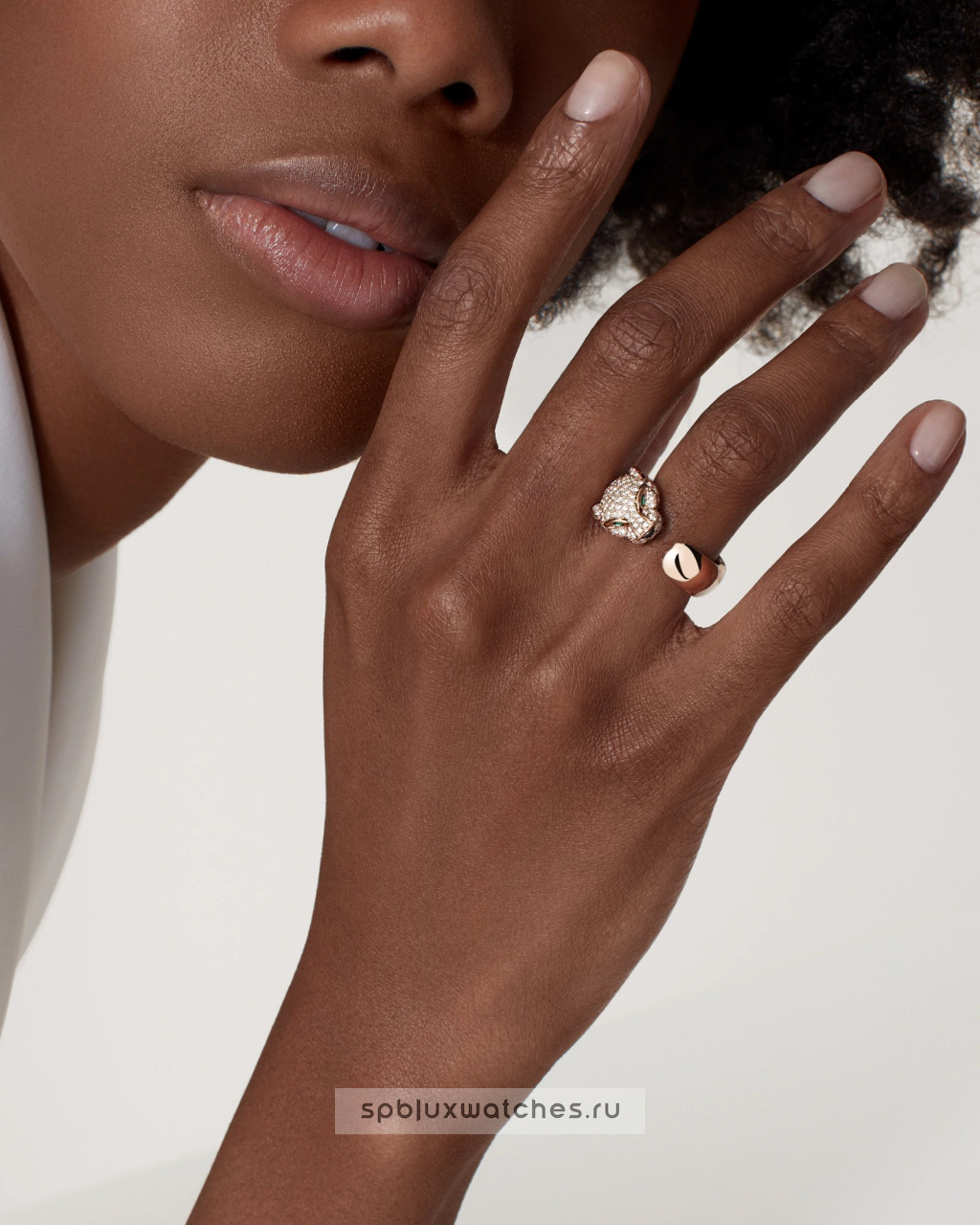 Кольцо Cartier Panthere de Cartier Half-Paved Ring Medium Model N4742200