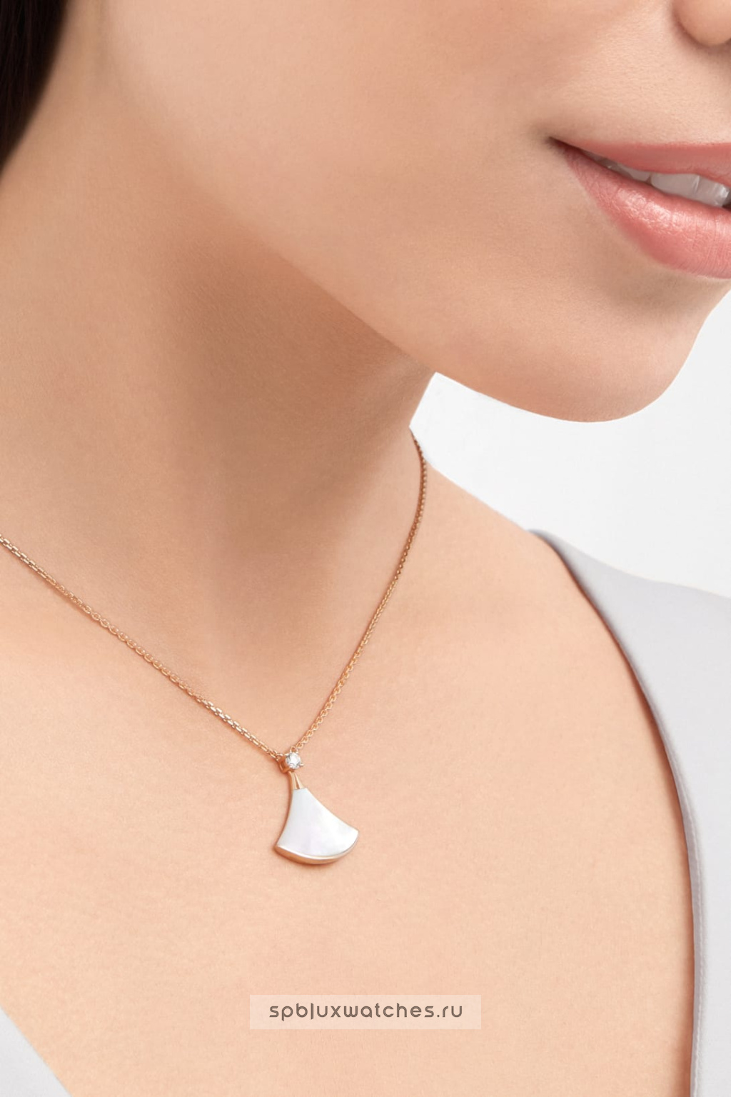 Подвеска Bvlgari Divas’ Dream Pendant Necklace 350062