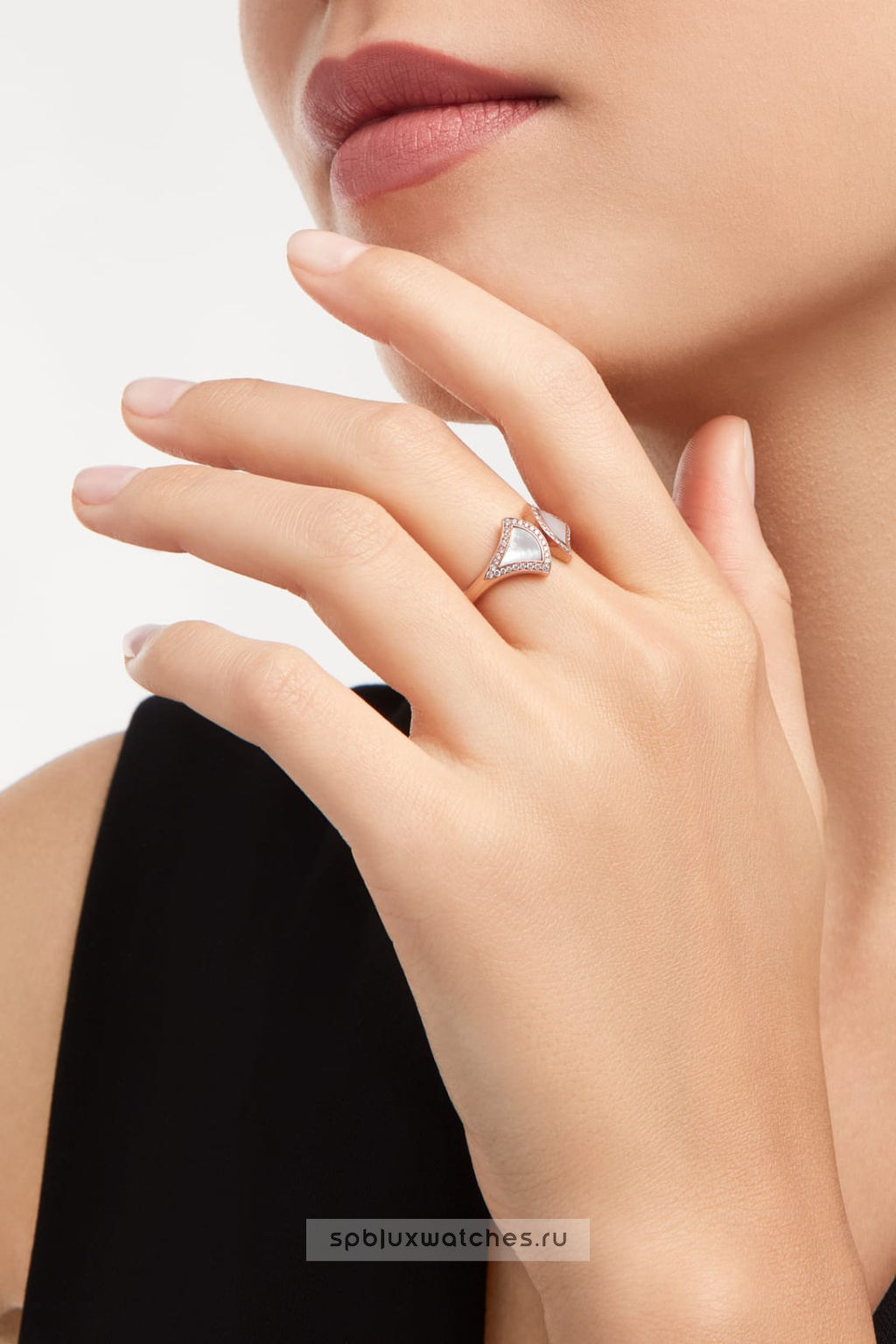 Кольцо Bvlgari Divas' Dream Ring 358936