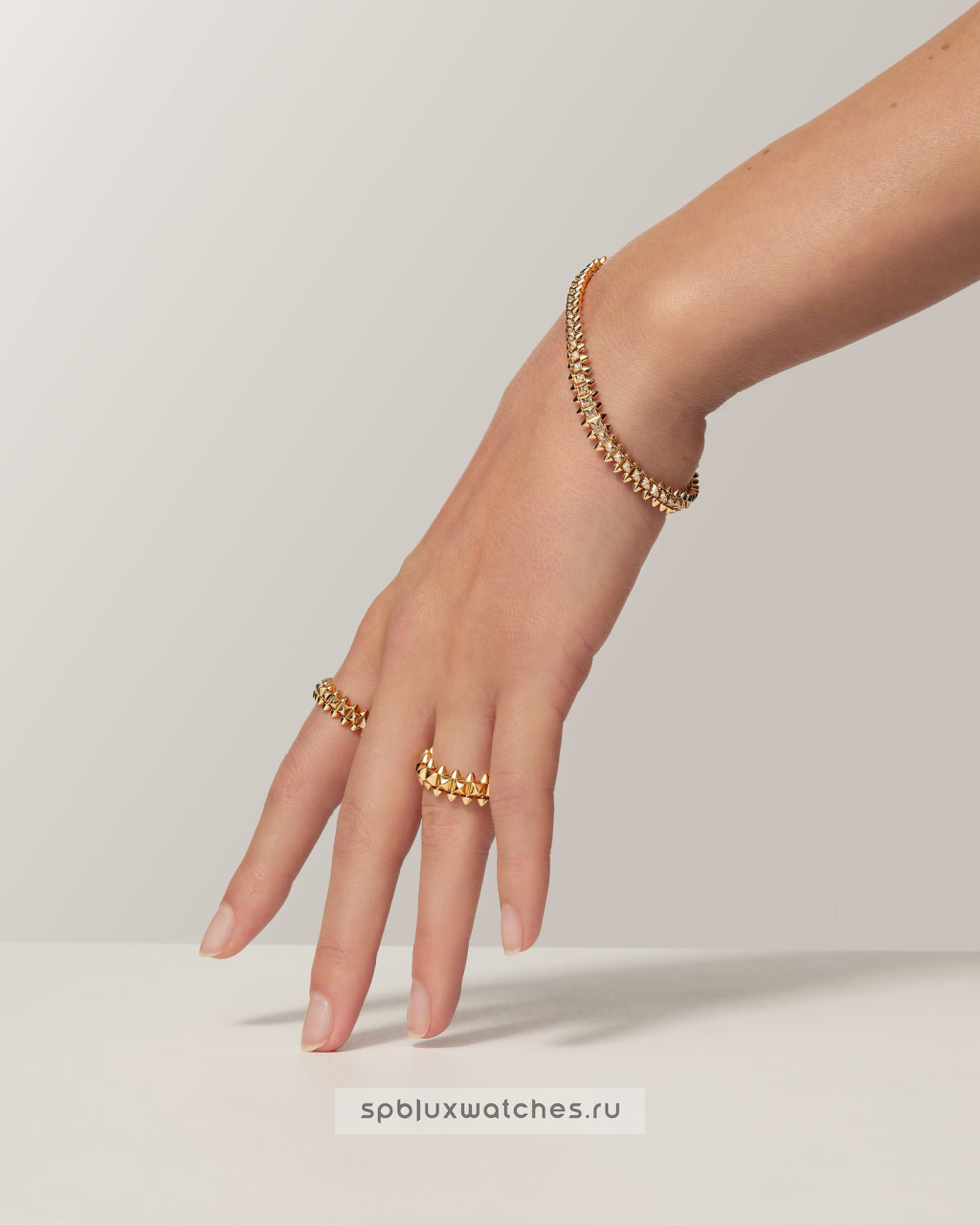 Кольцо Cartier Clash de Cartier Ring Small Model B4238400