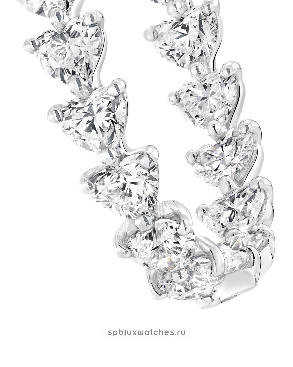 Серьги Graff Classic Graff Heart Shape Diamond Hoop Earrings RGE646