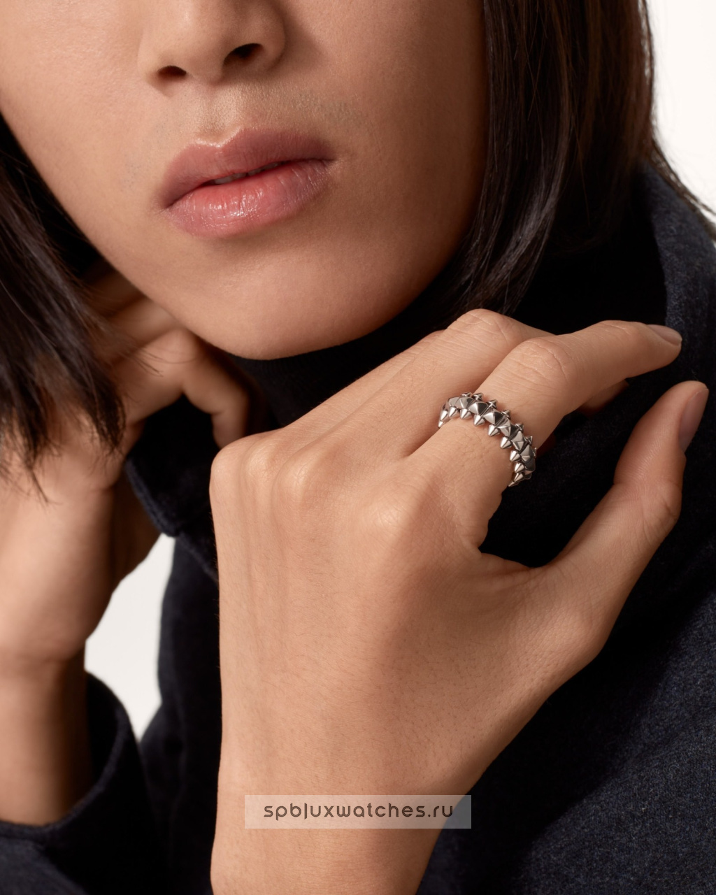 Кольцо Cartier Clash de Cartier Ring Medium Model B4231100