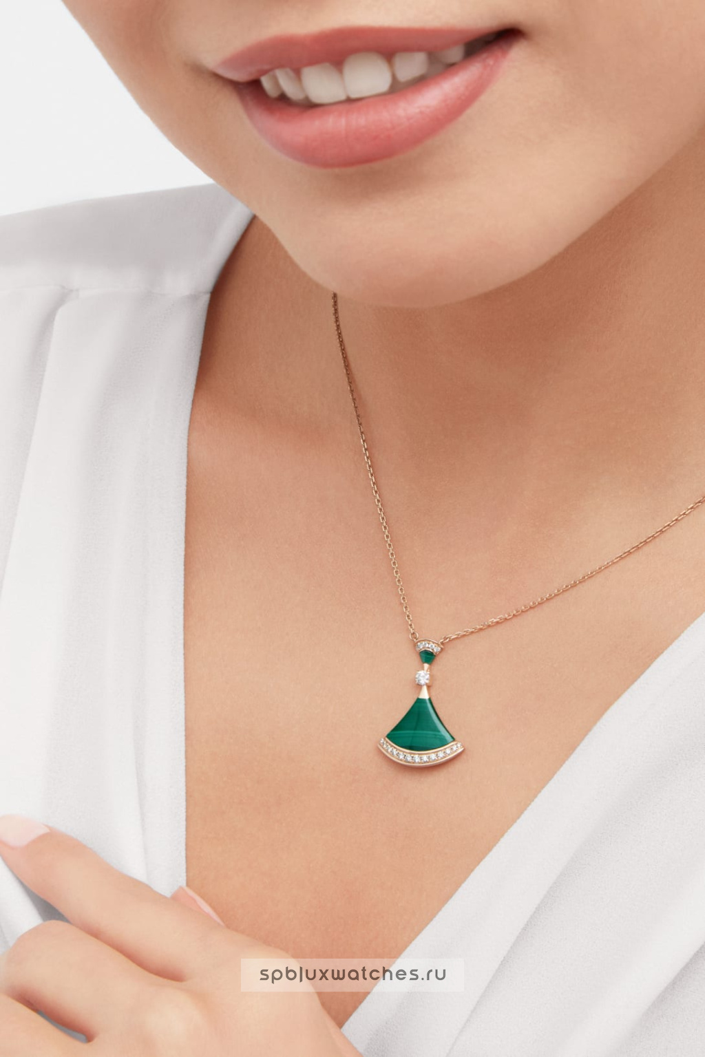 Подвеска Bvlgari Divas' Dream Pendant Necklace 351143