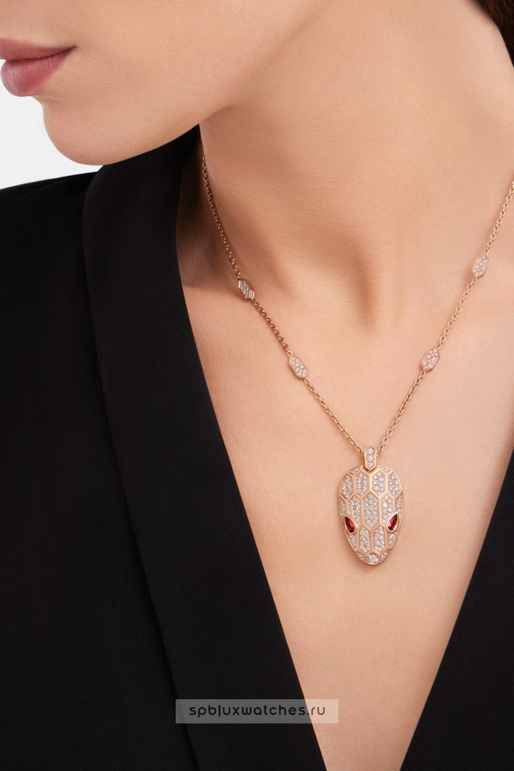 Колье Bvlgari Serpenti Seduttori Necklace 352725