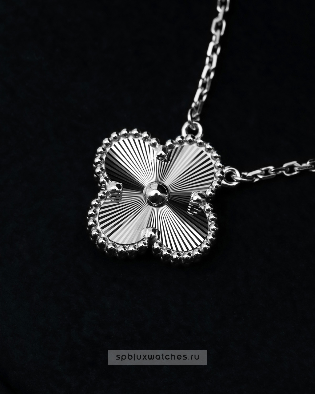 Подвеска Van Cleef & Arpels Vintage Alhambra VCARP9XG00