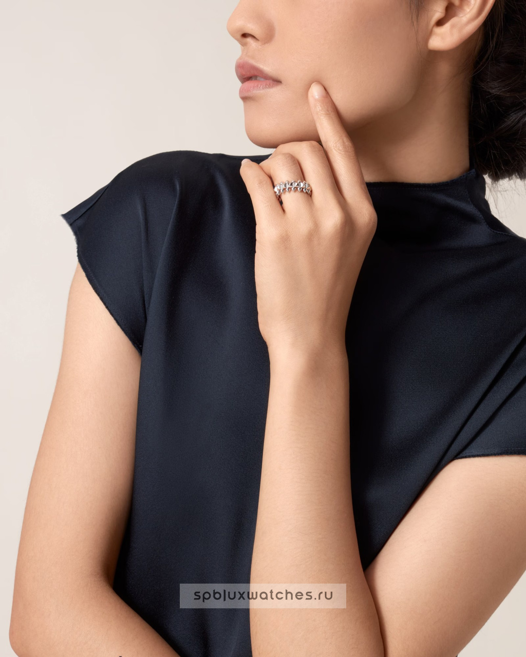 Кольцо Cartier Clash de Cartier Ring Medium Model B4233000