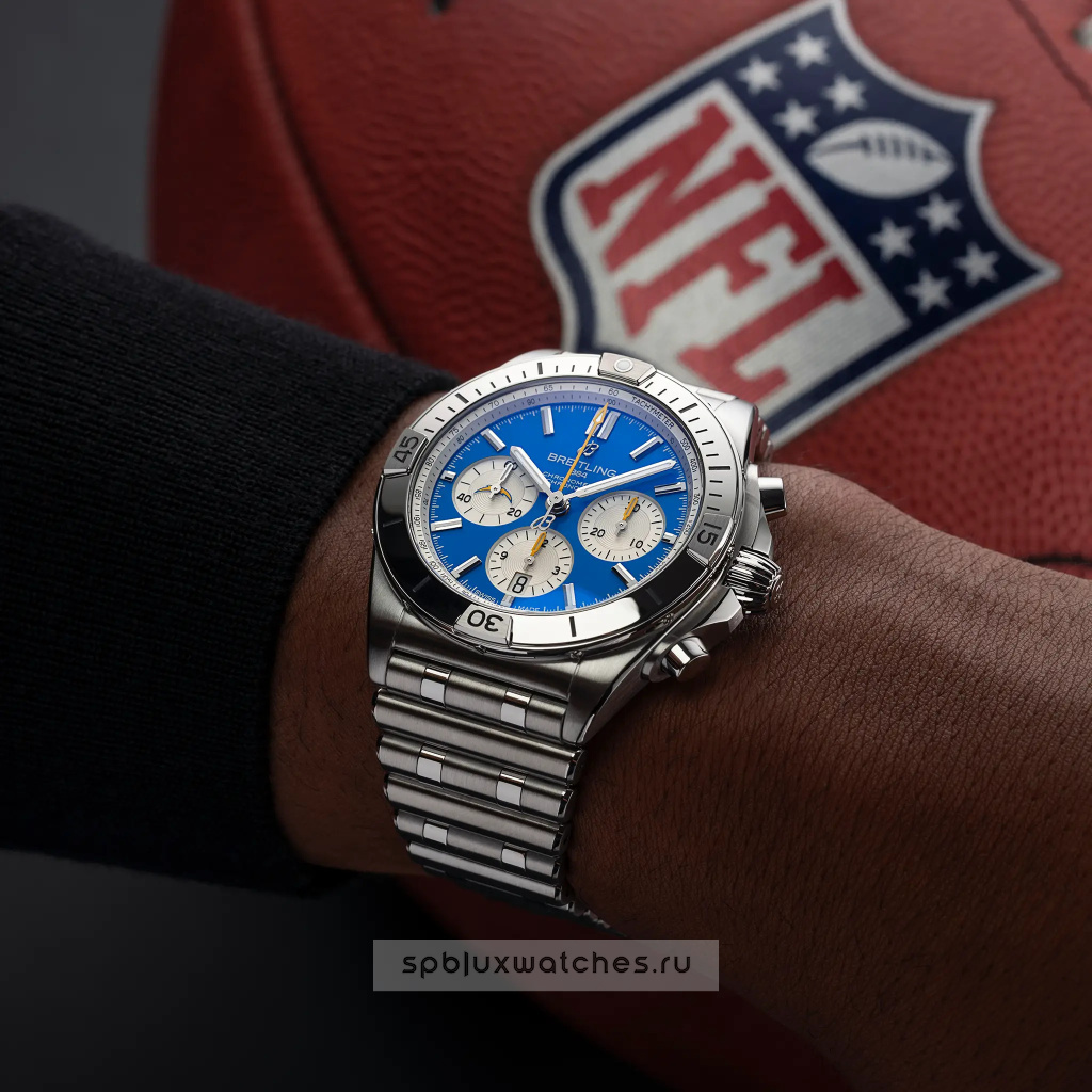 Breitling Chronomat B01 42 mm NFL Los Angeles Chargers Edition AB01342B1C8A1