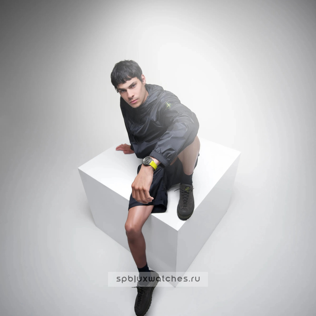 Ulysse Nardin x Urwerk UR-FREAK 44 mm 2413-500LE-2A-UR/3B