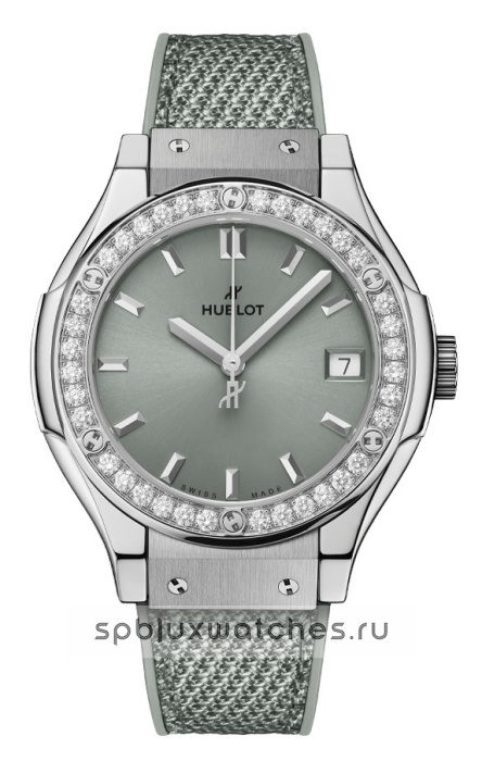 Hublot Classic Fusion Titanium Sage Green Diamonds 33 mm 581.NX.891G.NR.1104