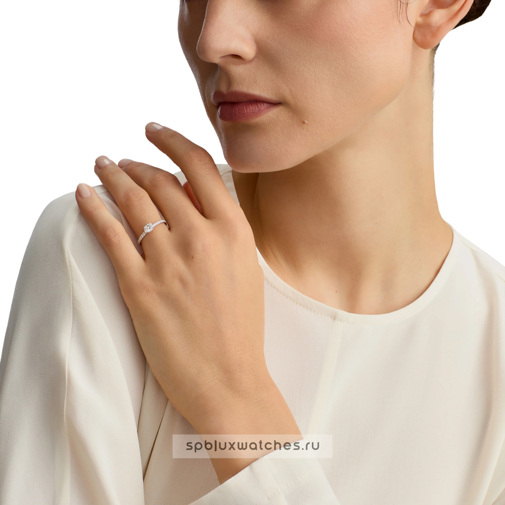 Кольцо Graff Foufou Horizontal Oval Diamond Ring RGR1126