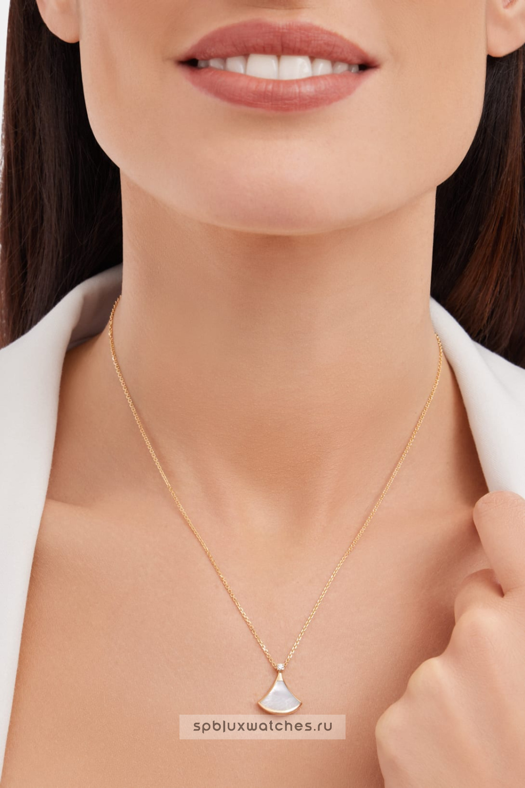 Подвеска Bvlgari Divas’ Dream Pendant Necklace 360443