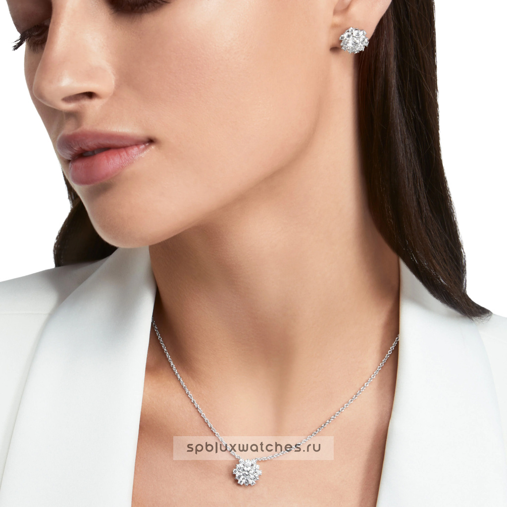 Серьги Graff Classic Graff Round Diamond Cluster Stud Earrings RGE1185