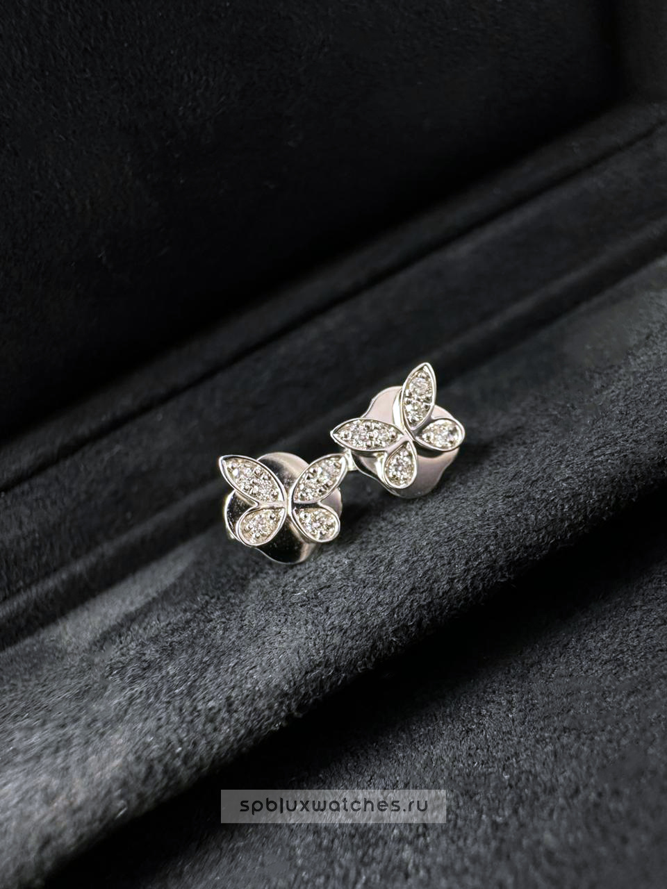 Серьги Graff Pavé Butterfly Diamond Mini Stud Earrings RGE1563