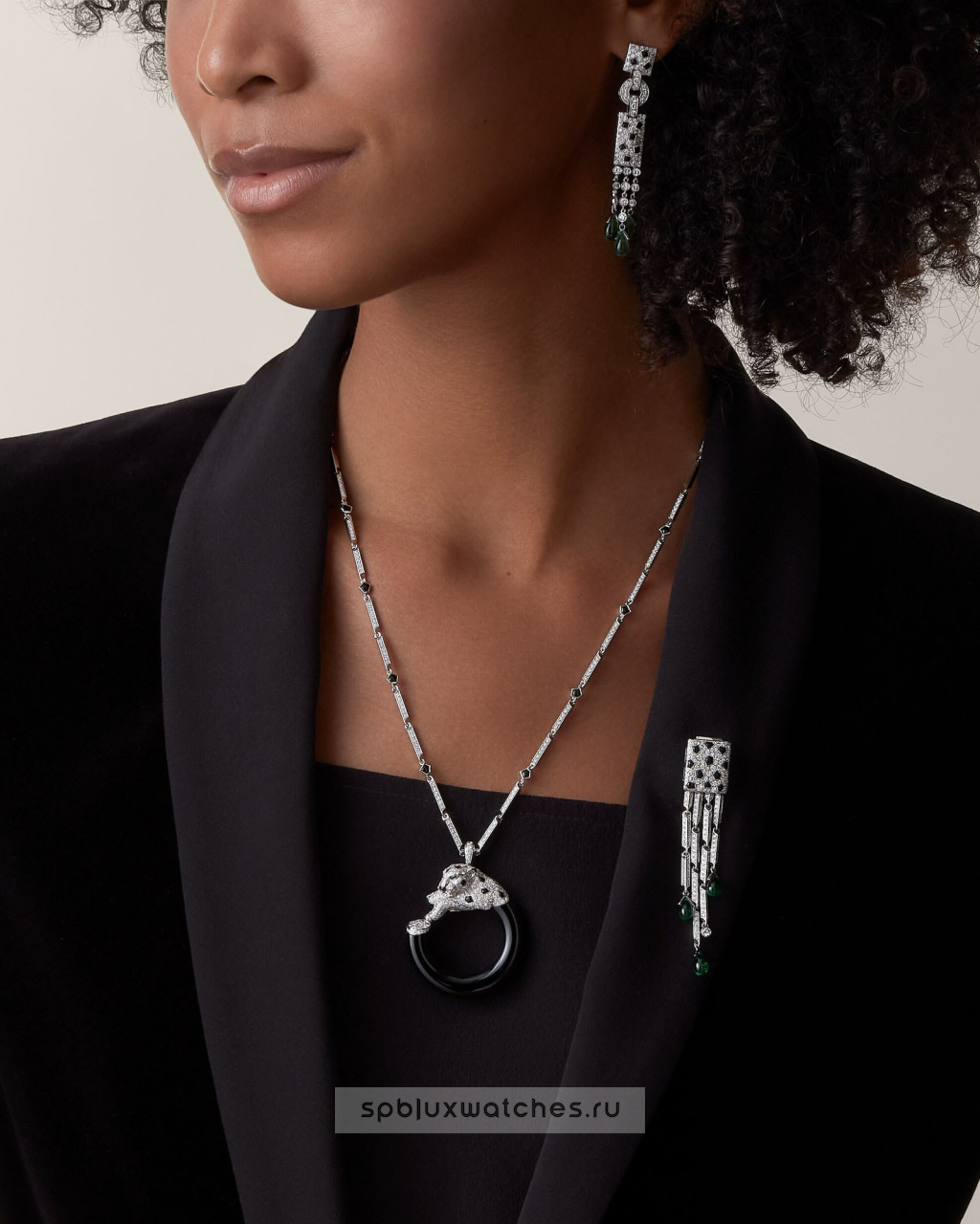 Серьги Cartier Panthere de Cartier Emeralds Paved Earrings N8026900