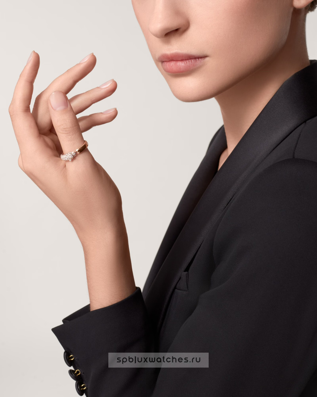 Кольцо Cartier Panthere de Cartier Half-Paved Ring Small Model N4765700