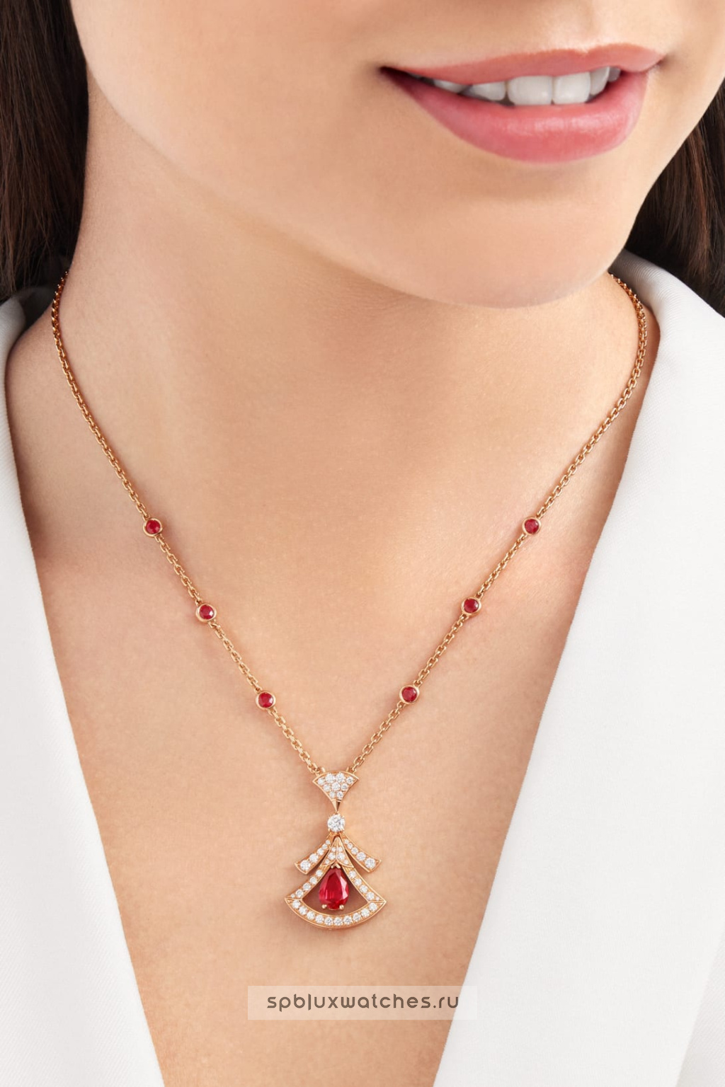 Подвеска Bvlgari Divas’ Dream Pendant Necklace 356953